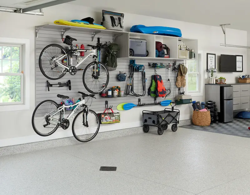 Bicicletas en el garaje